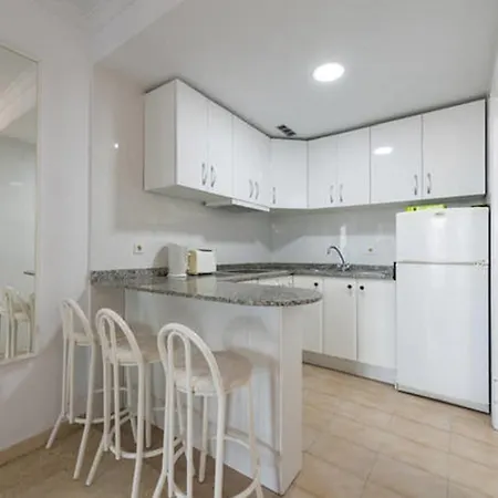 Best Location - 3 Bedrooms/2 Bathrooms; Wifi Incl. Apartment *