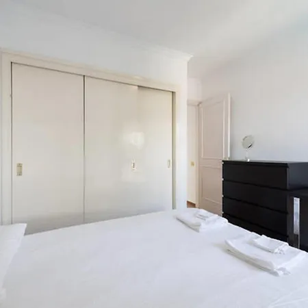 Best Location - 3 Bedrooms/2 Bathrooms; Wifi Incl. *