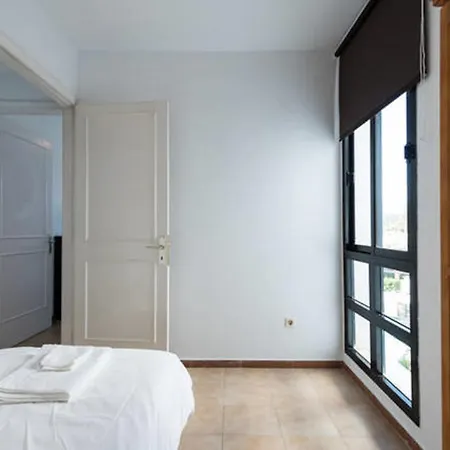 Best Location - 3 Bedrooms/2 Bathrooms; Wifi Incl. Apartment